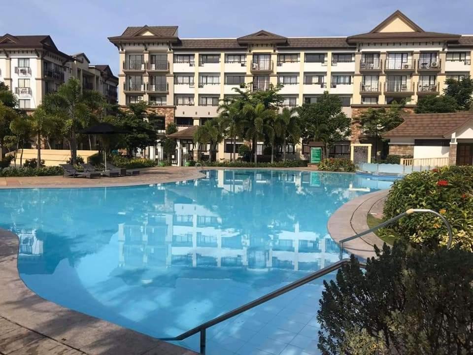 Cozy 2Br With Free Pool Beside Sm City Mall Davao Luaran gambar