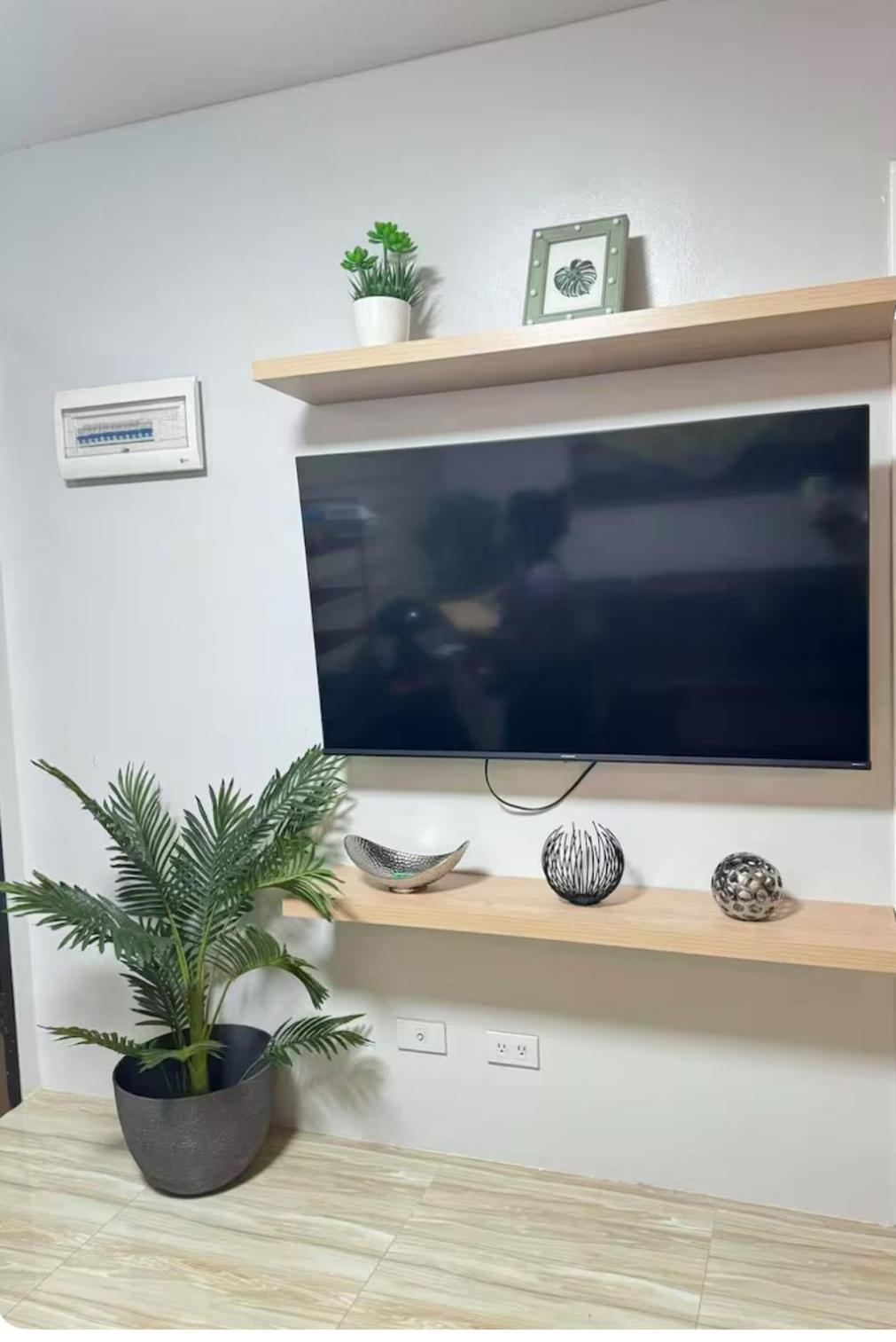 Cozy 2Br With Free Pool Beside Sm City Mall Davao Luaran gambar